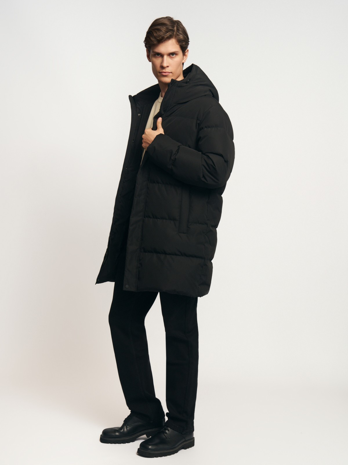 Тёплый стёганый пуховик на молнии с капюшоном