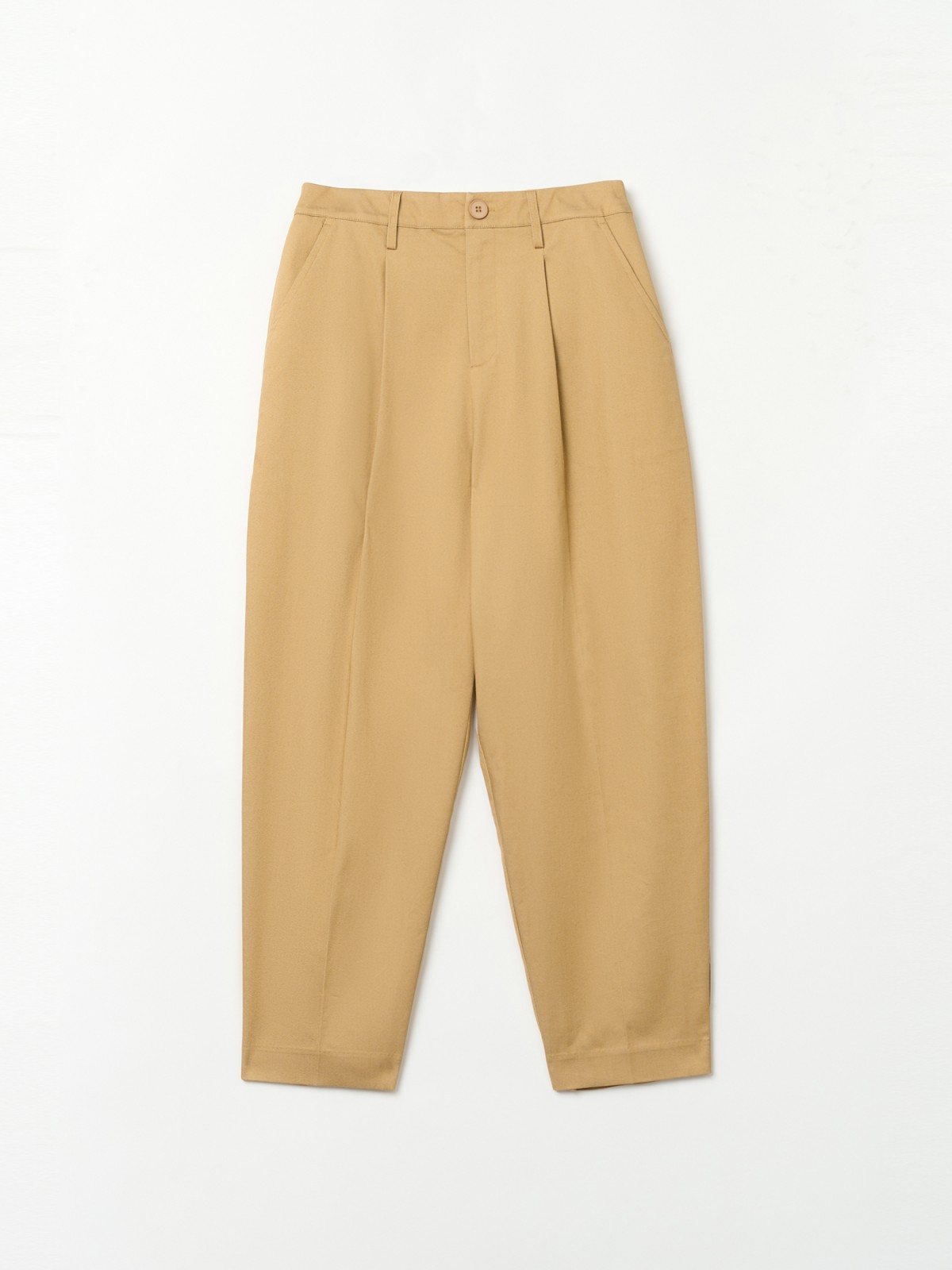 Брюки фасона Carrot с защипами