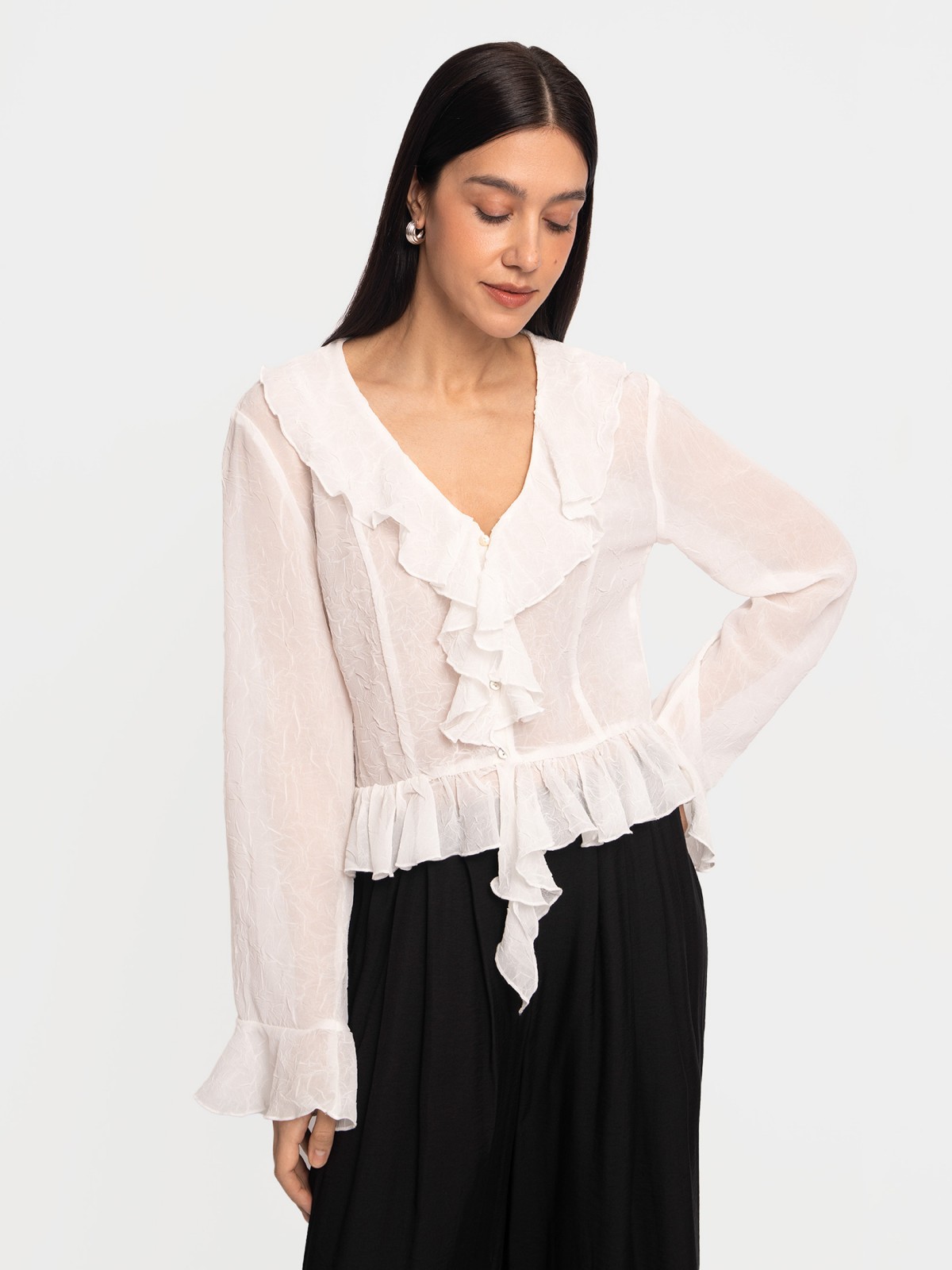 Шифоновая блузка-рубашка с воланами
