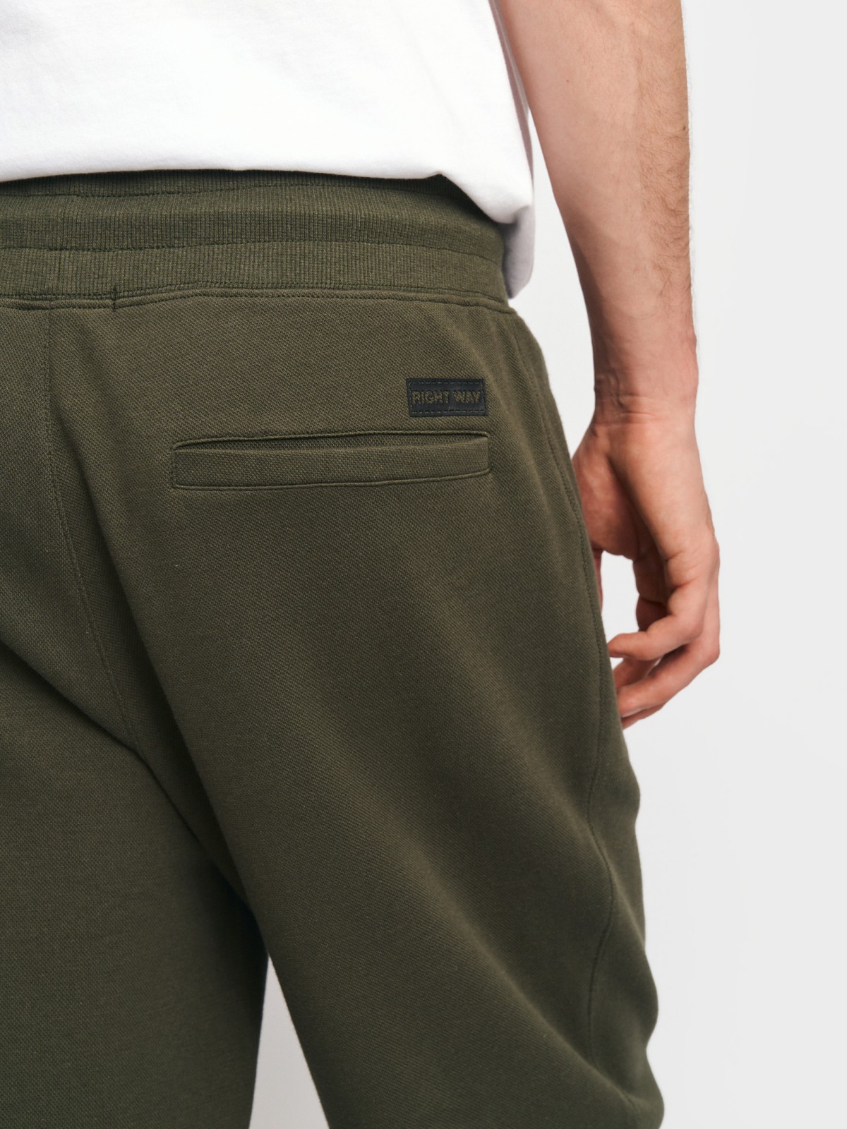 Брюки-джоггеры трикотажные