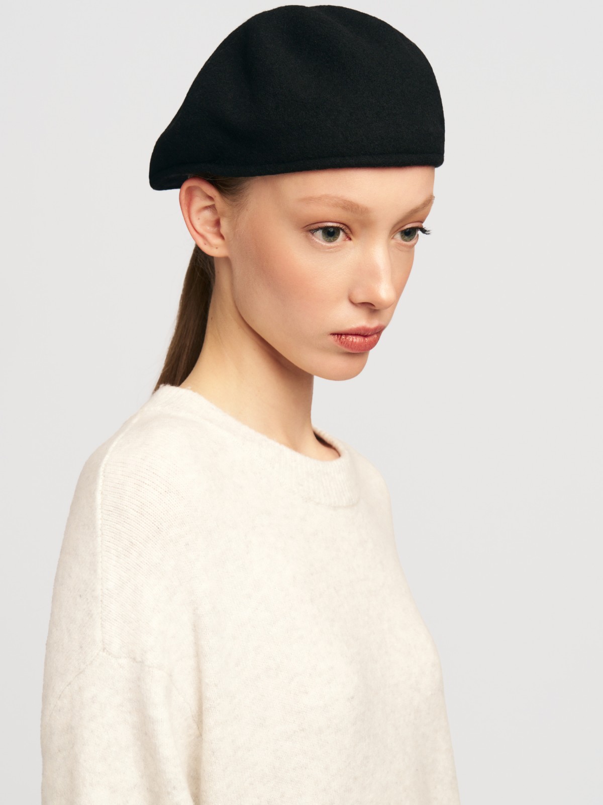 Шерстяной берет из фетра