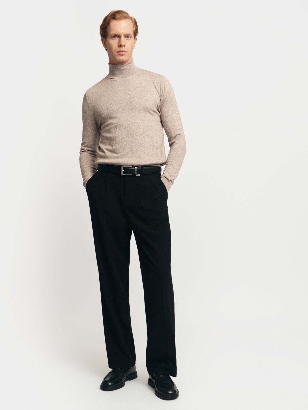 Тонкая трикотажная водолазка с горлом