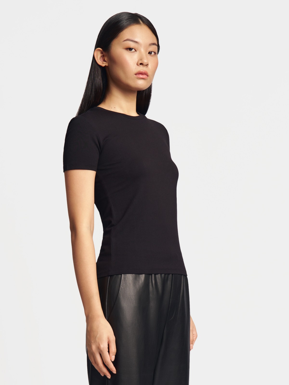 Трикотажная футболка однотонная