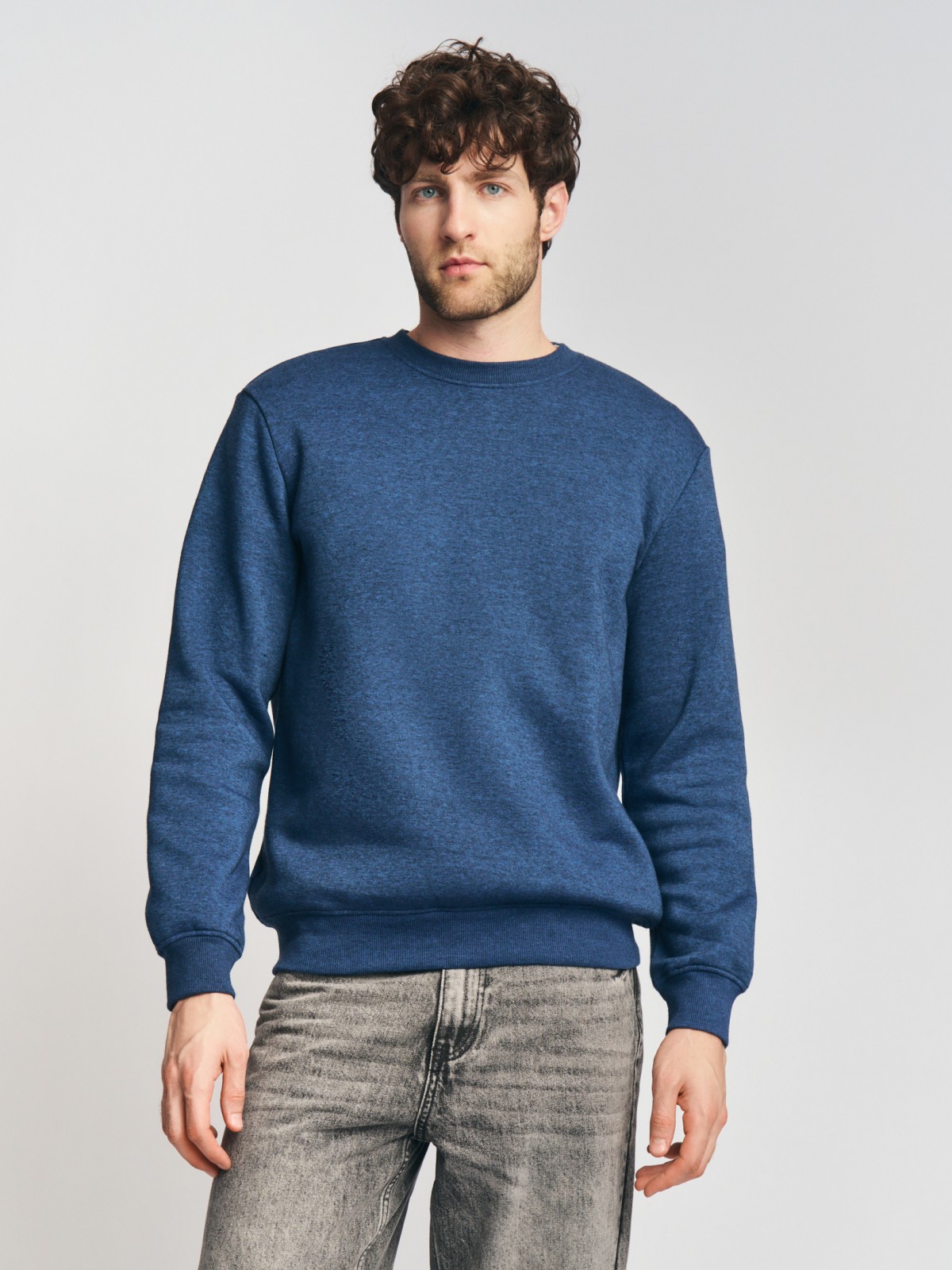 Утеплённый свитшот прямого кроя с длинным рукавом