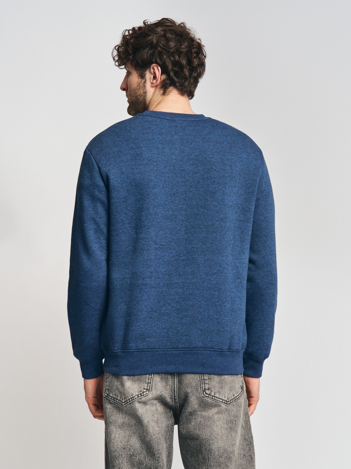 Утеплённый свитшот прямого кроя с длинным рукавом