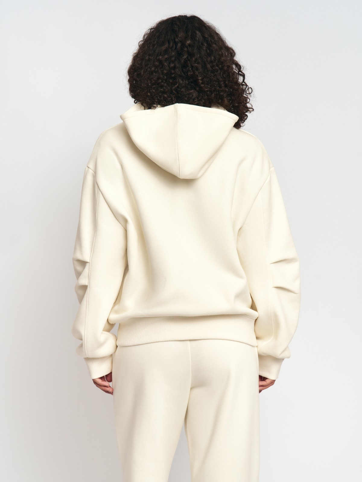 Утеплённая толстовка на молнии с начёсом и капюшоном