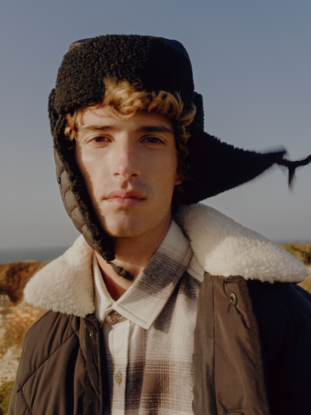 Тёплая шапка-ушанка на синтепоне