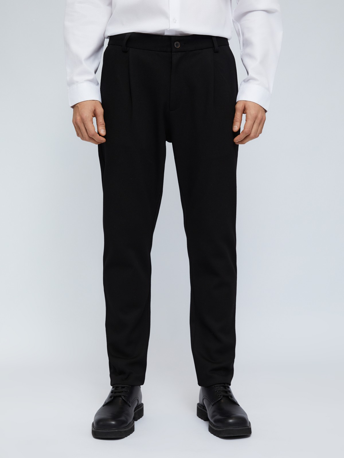 Офисные брюки силуэта Tapered