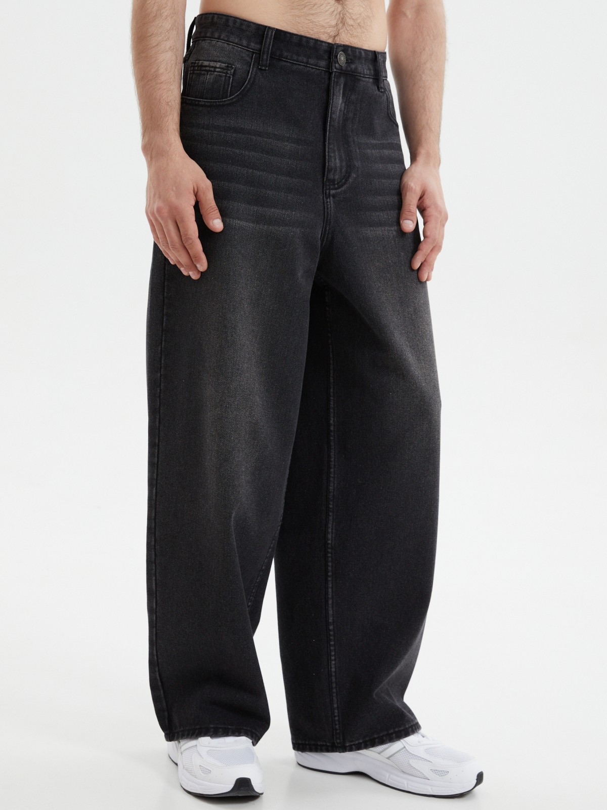 Джинсы фасона Wide