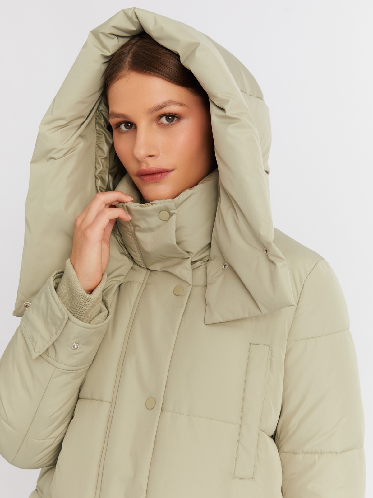 Тёплая куртка-пальто с капюшоном и боковыми шлицами zolla 022425212054, цвет хаки, размер XS - фото 4