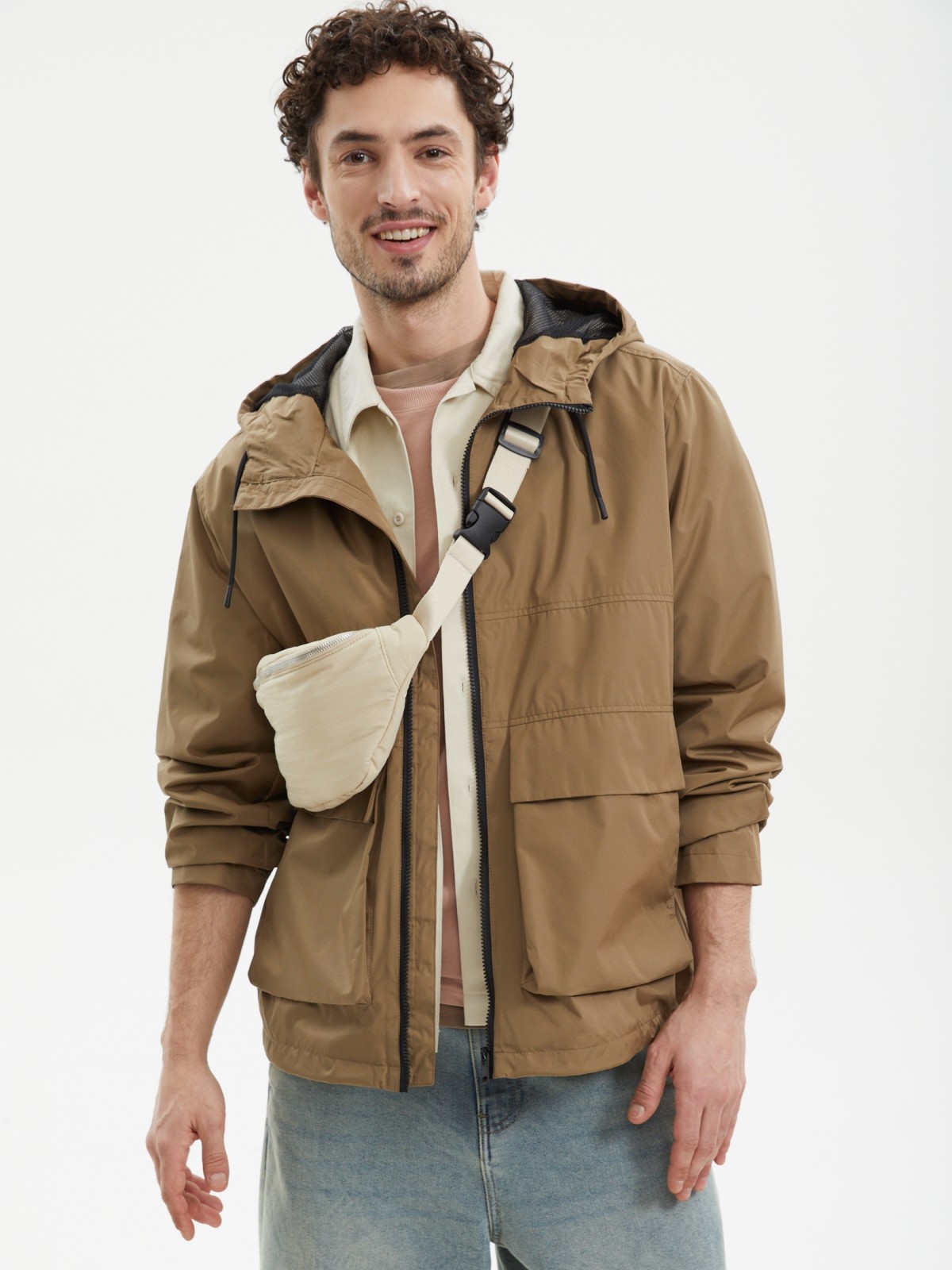 Куртка-ветровка с капюшоном