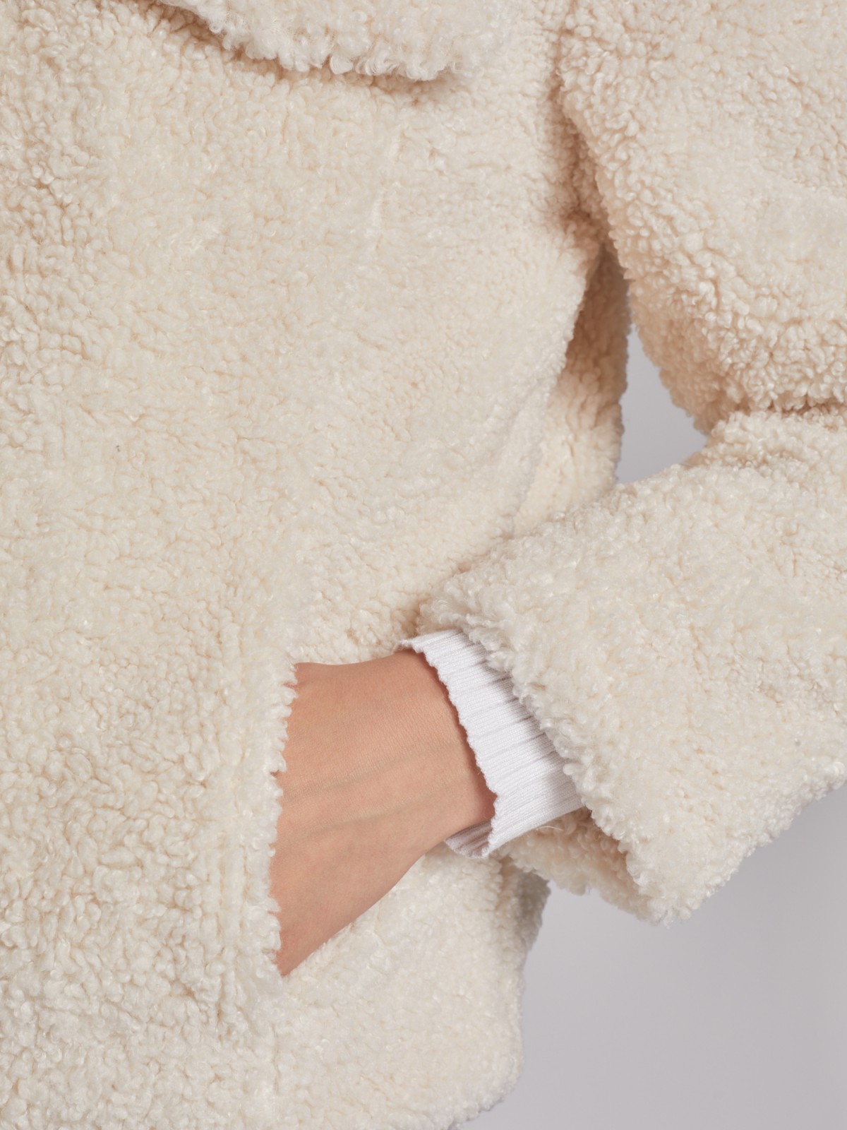 Короткая шуба из искусственного меха