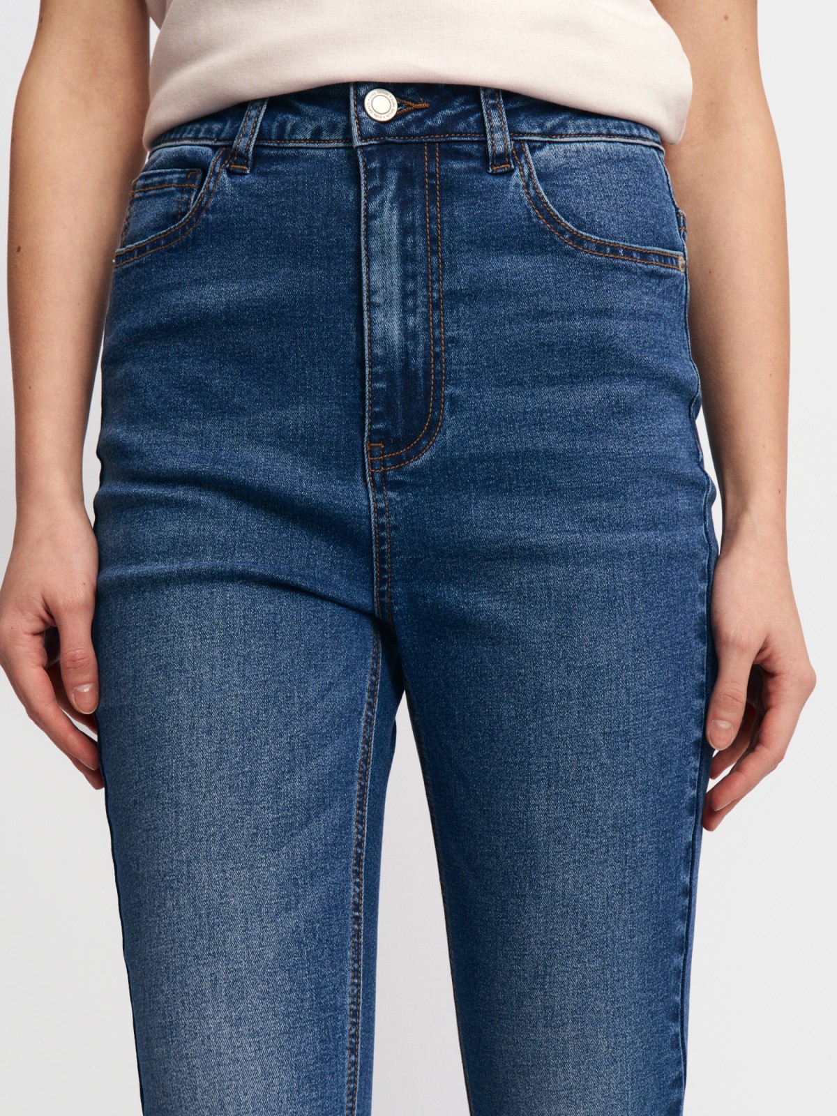 Джинсы силуэта Skinny с высокой посадкой