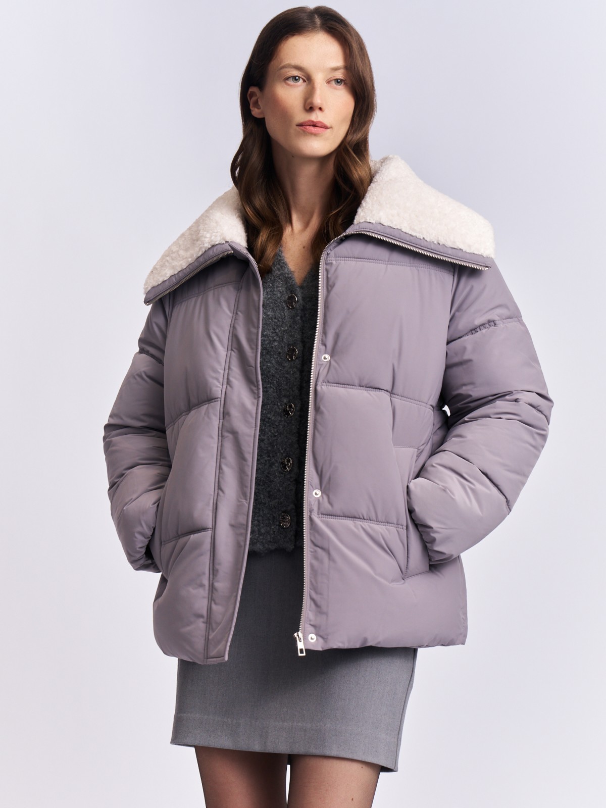 Тёплая куртка с высоким воротником