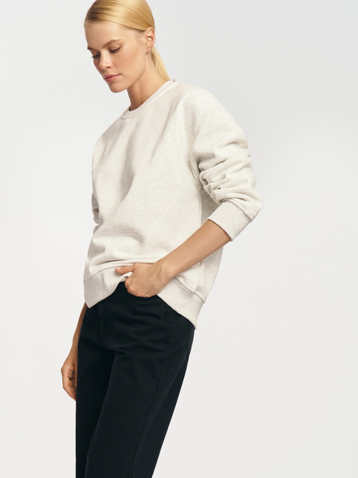 Тёплый трикотажный свитшот с начёсом