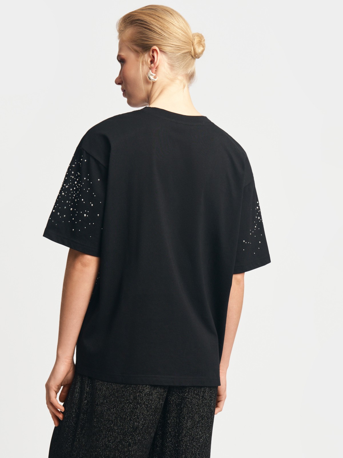 Футболка из хлопка со стразами