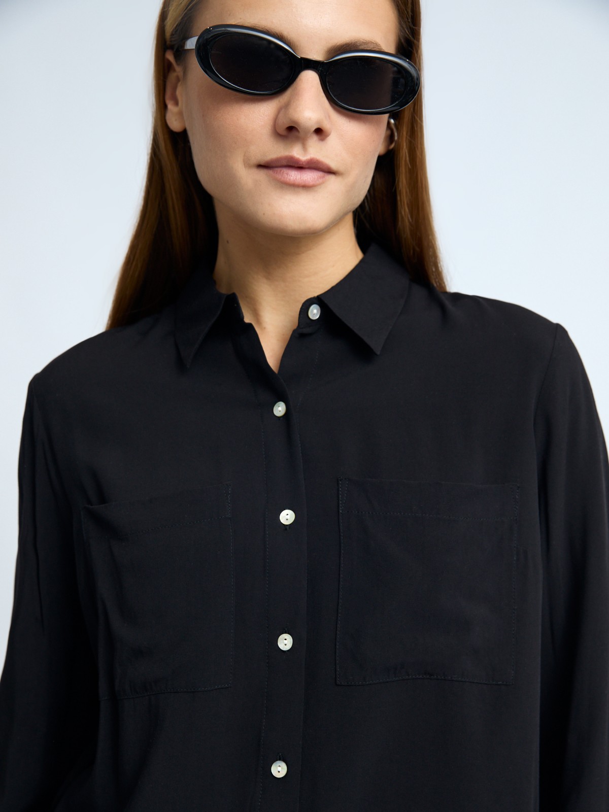 Офисная рубашка из вискозы с карманами