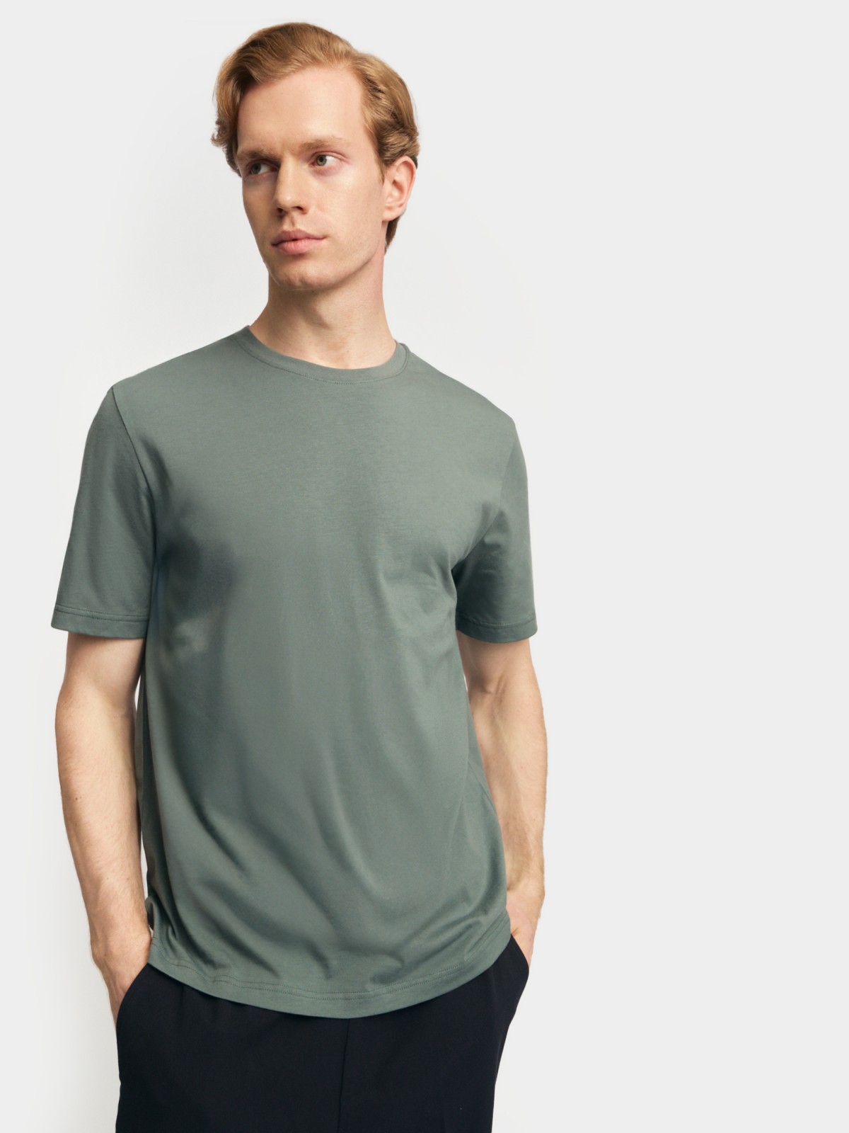 Однотонная футболка из хлопка