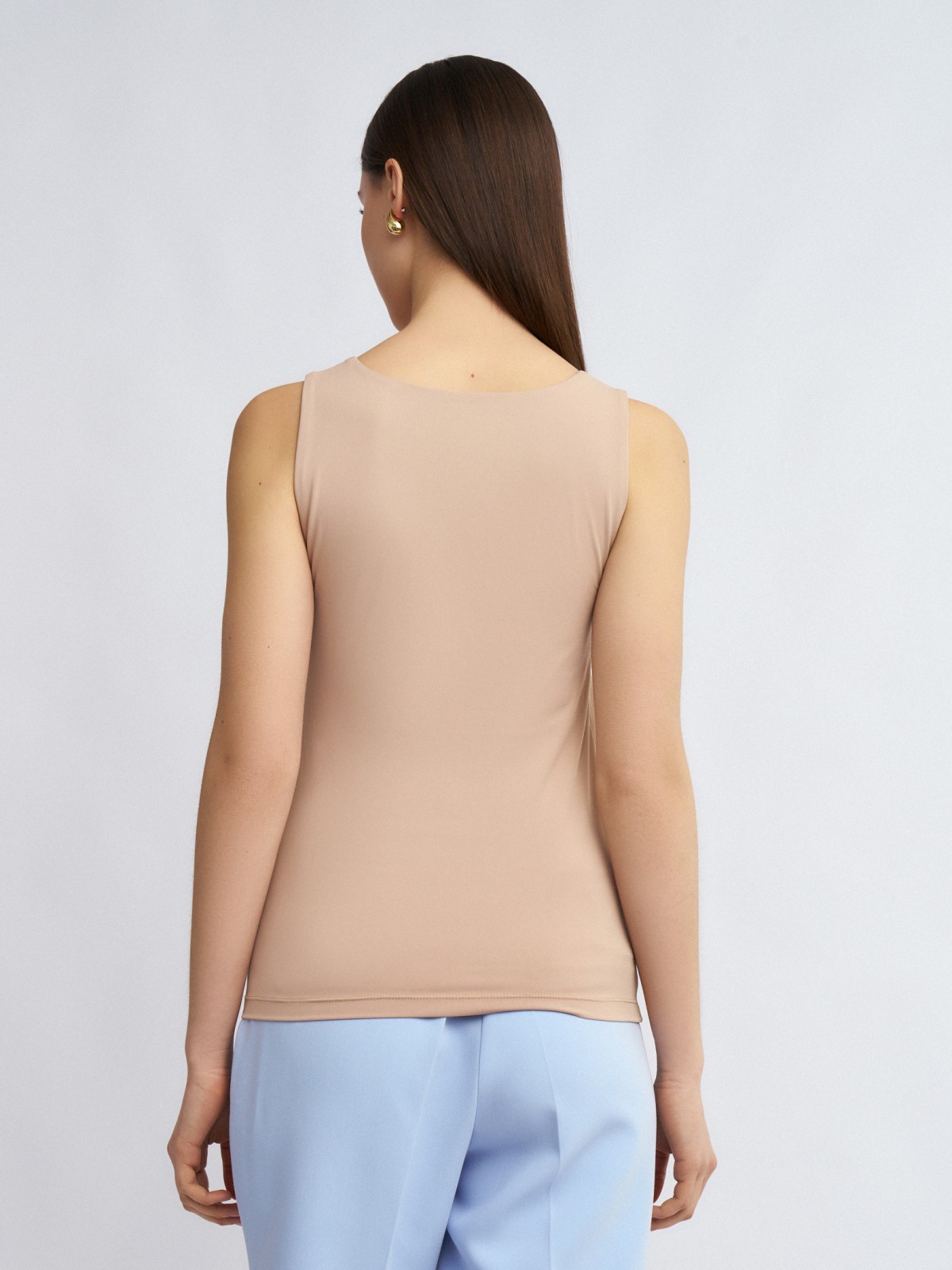 Бесшовный топ-майка без рукавов