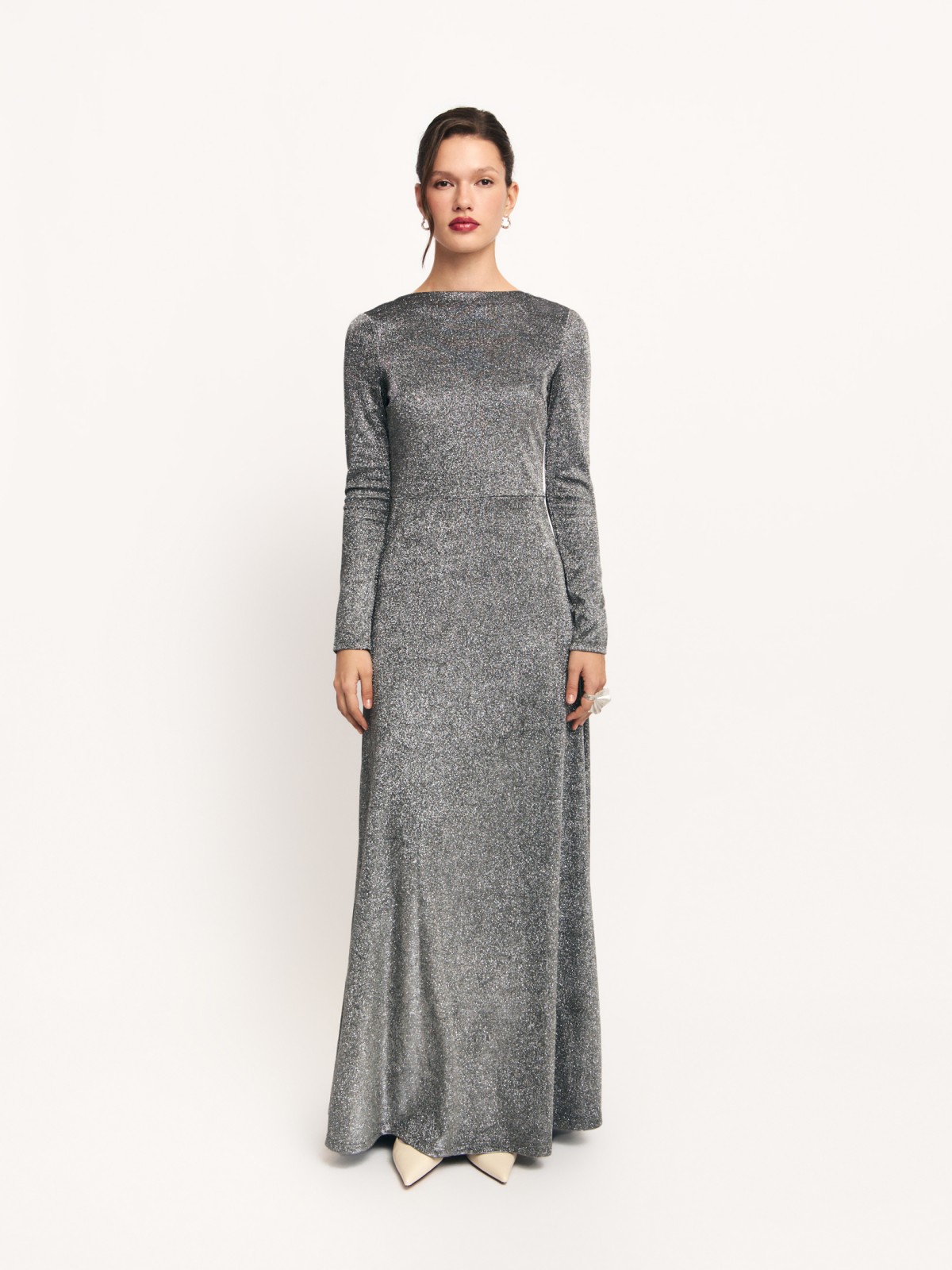 Платье макси с вырезом на спине и люрексом