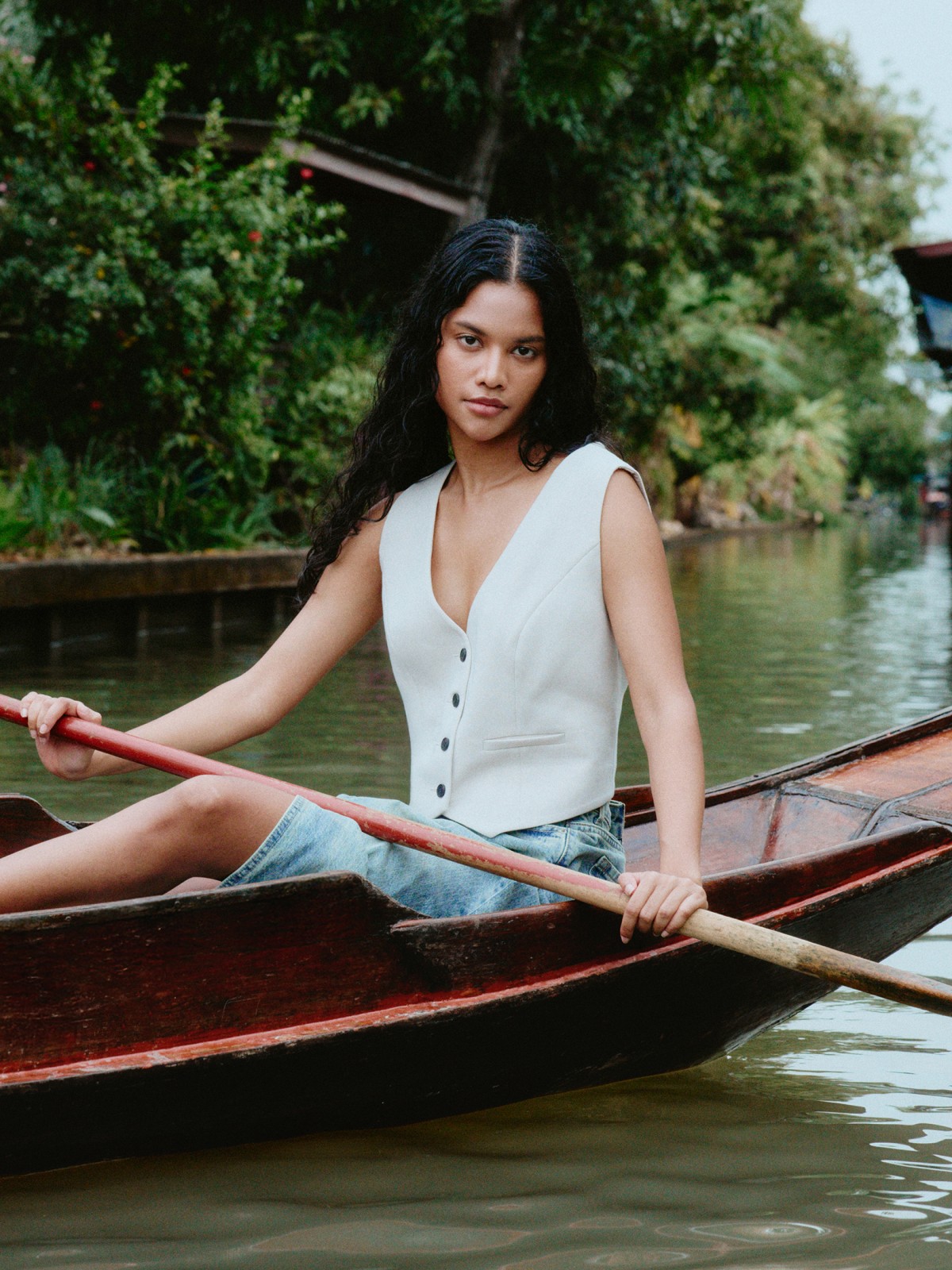 Классический жилет на пуговицах