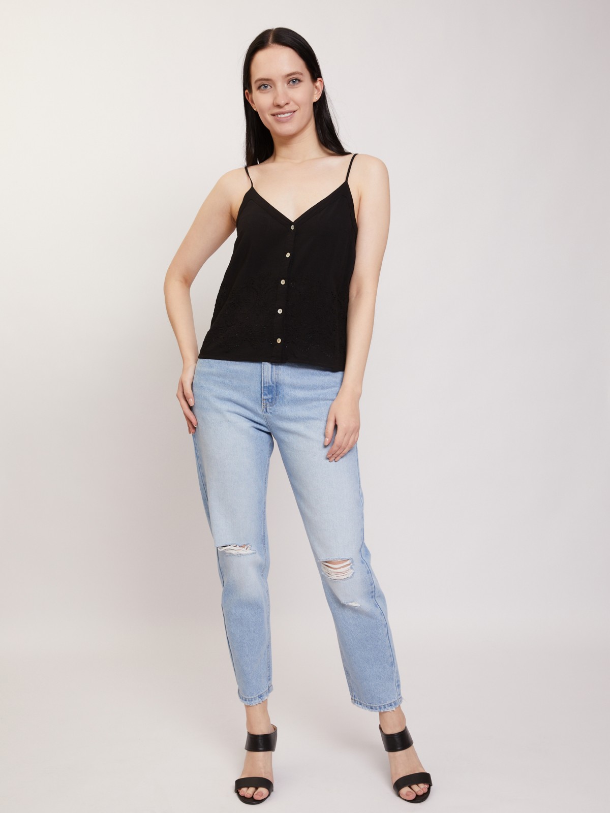 Топ на тонких бретелях