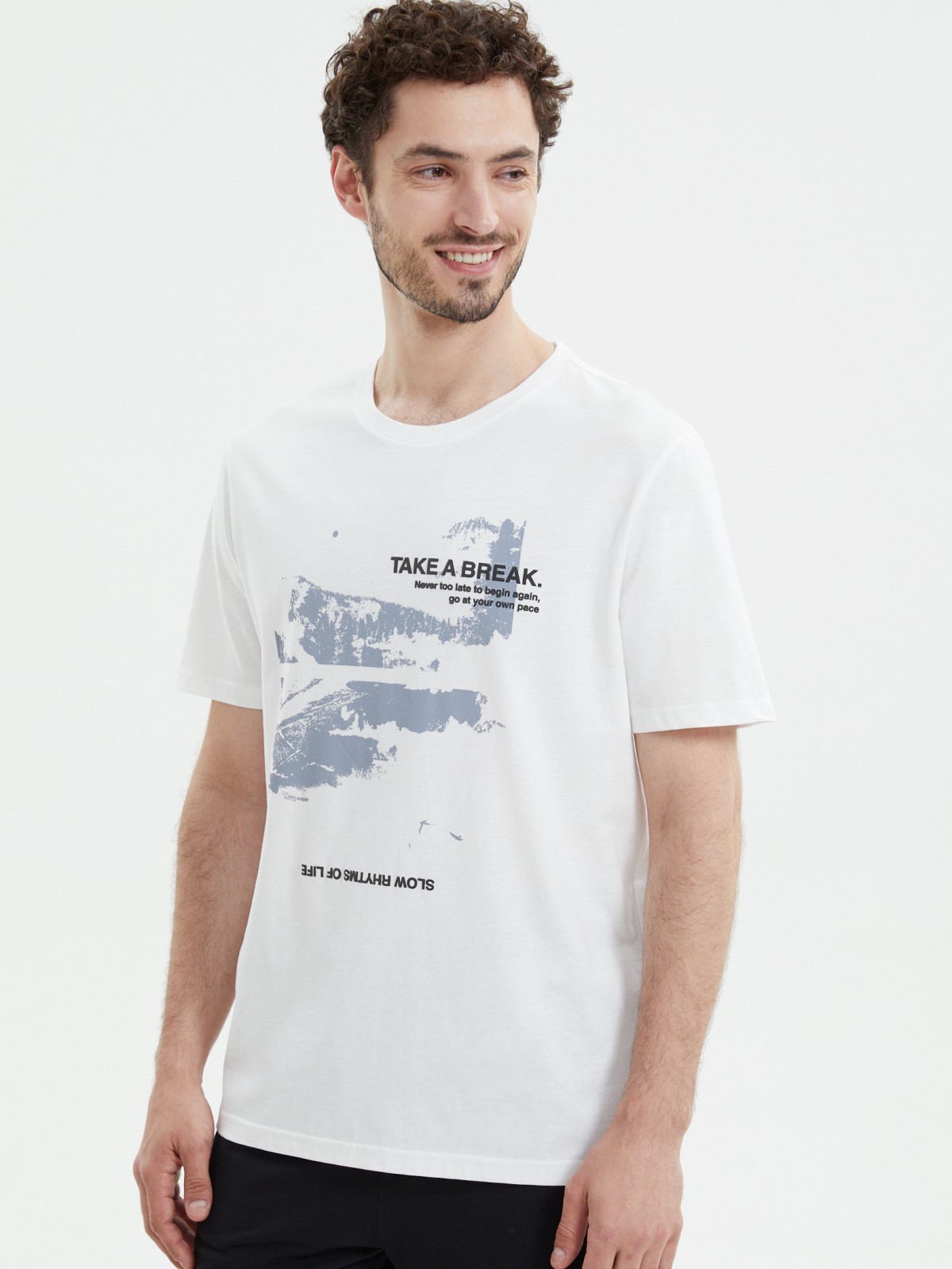 Футболка из хлопка с принтом 499₽