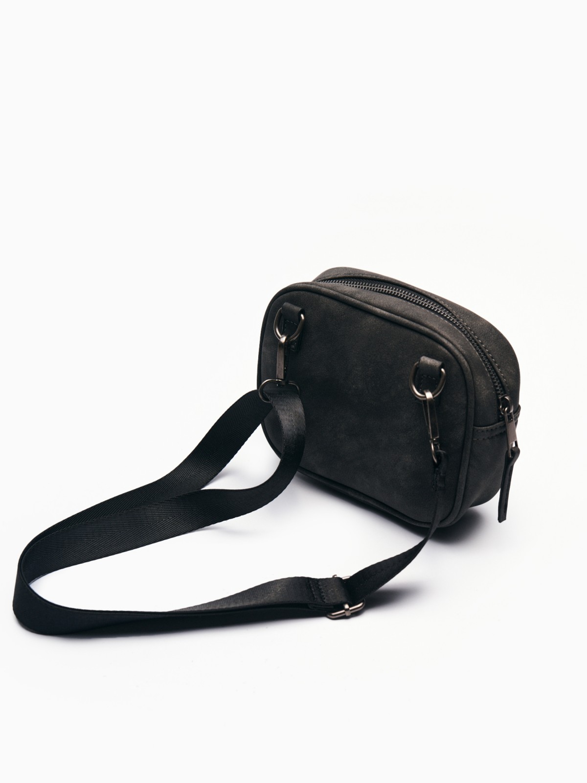 Сумка кросс-боди на ремешке через плечо