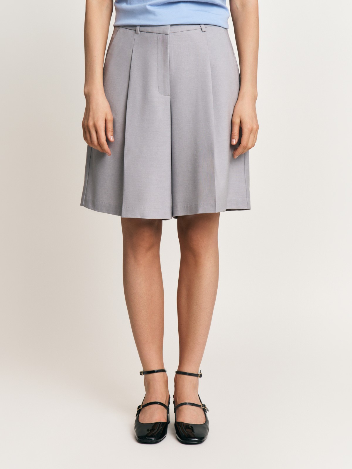 Классические шорты-бермуды со стрелками