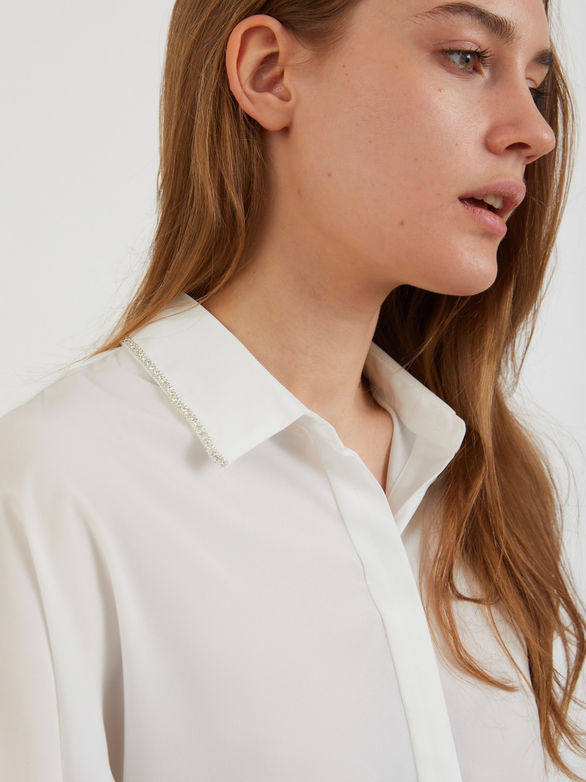 Белая офисная блузка с декором zolla 021321140103, цвет белый, размер XXS - фото 5