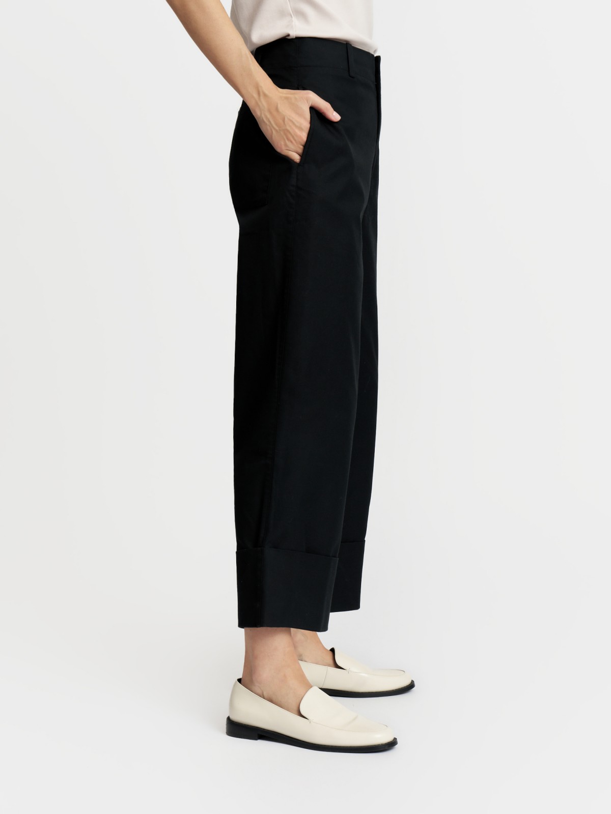 Прямые брюки со стрелками