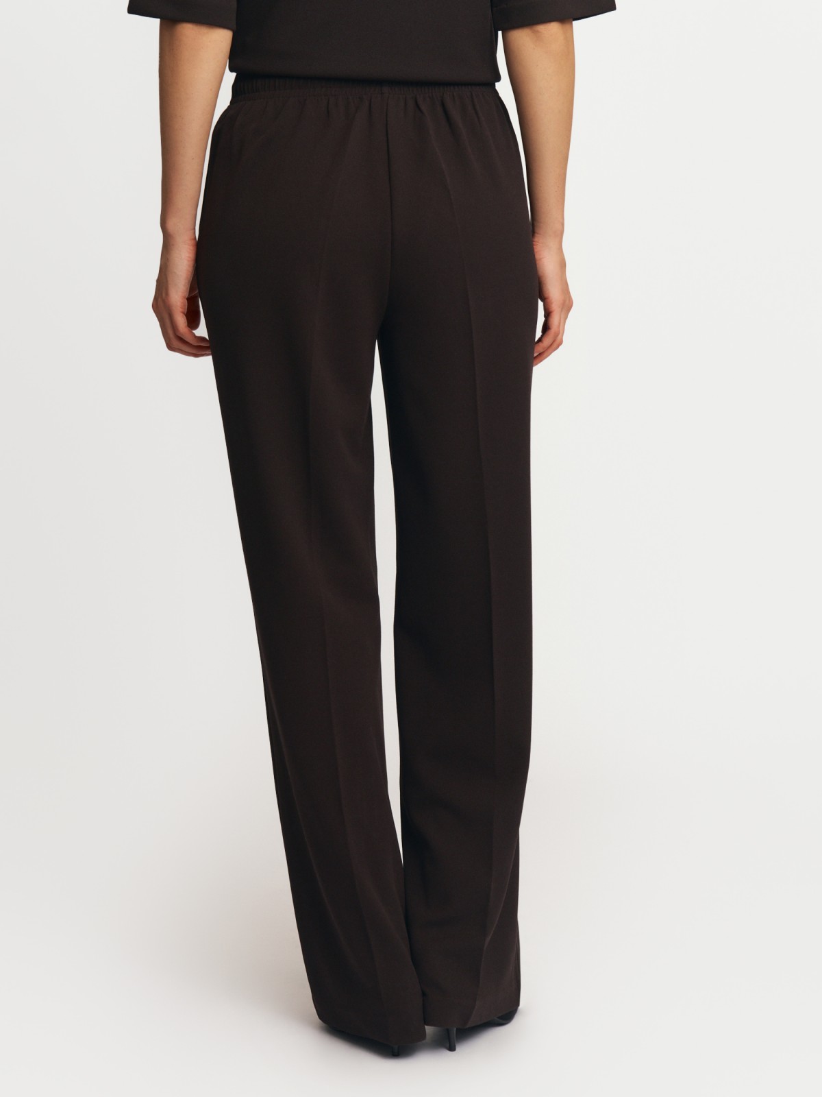 Брюки прямого фасона на резинке со стрелками