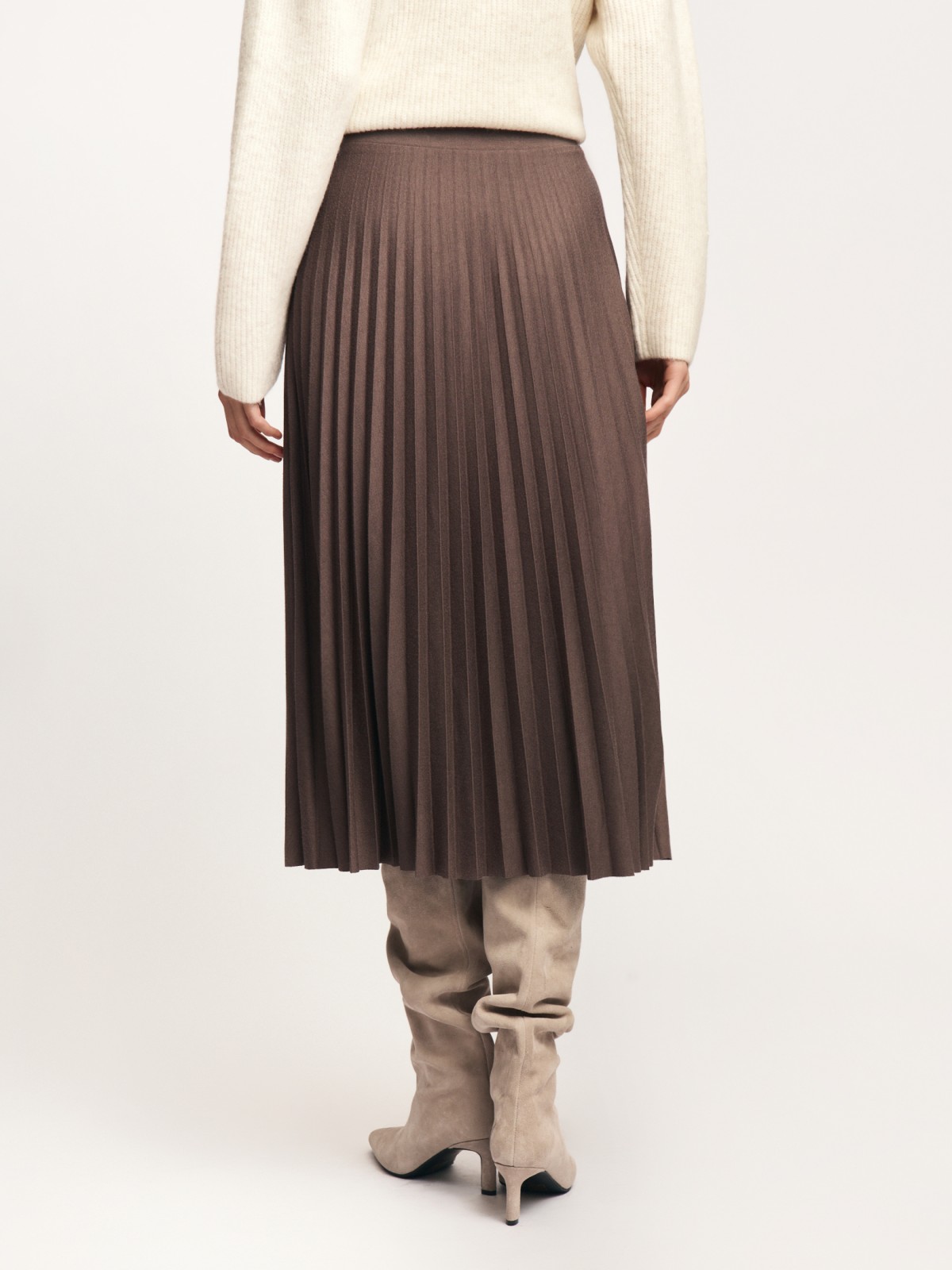 Юбка плиссе на резинке в длине миди