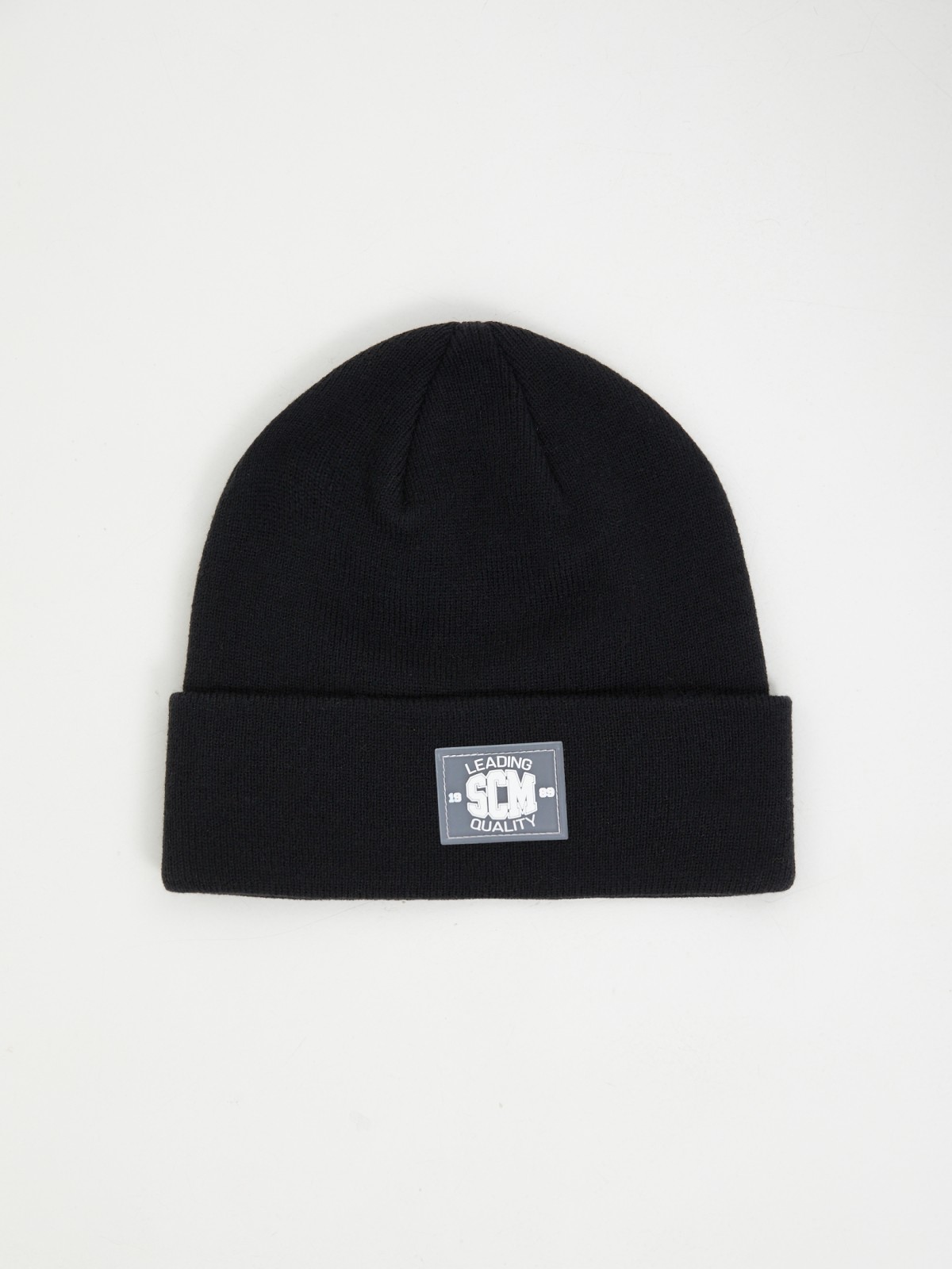 Трикотажная шапка-бини с отворотом