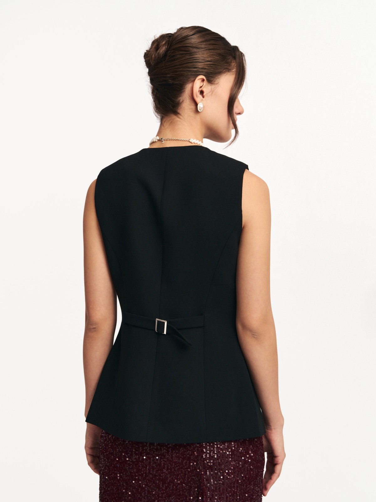 Классический жилет на пуговицах