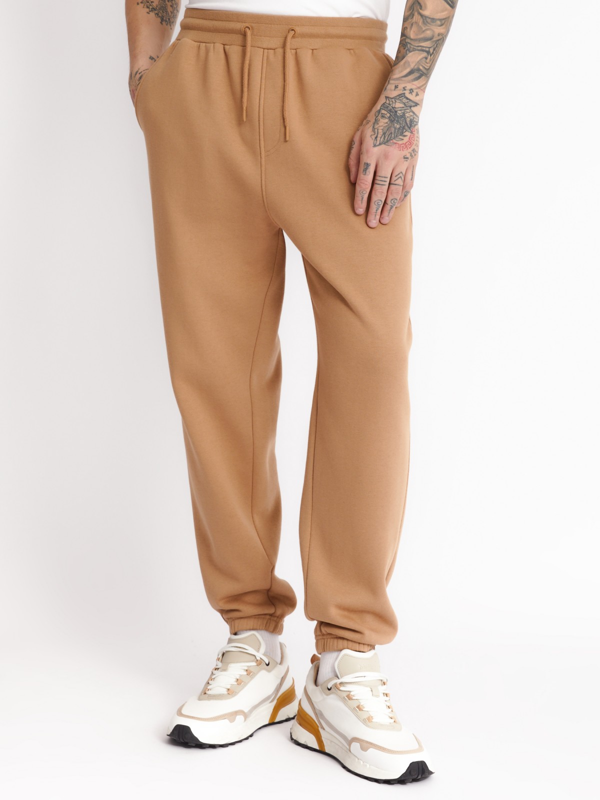 Утеплённые трикотажные брюки-джоггеры в спортивном стиле zolla 213327675022, цвет бежевый, размер XS - фото 4