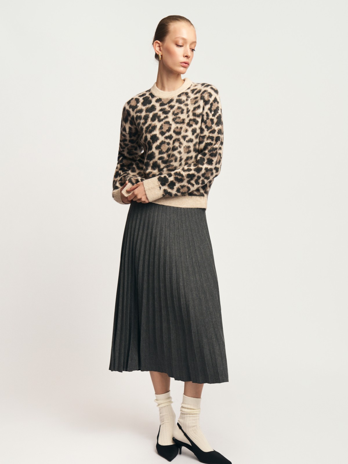 Юбка плиссе на резинке в длине миди