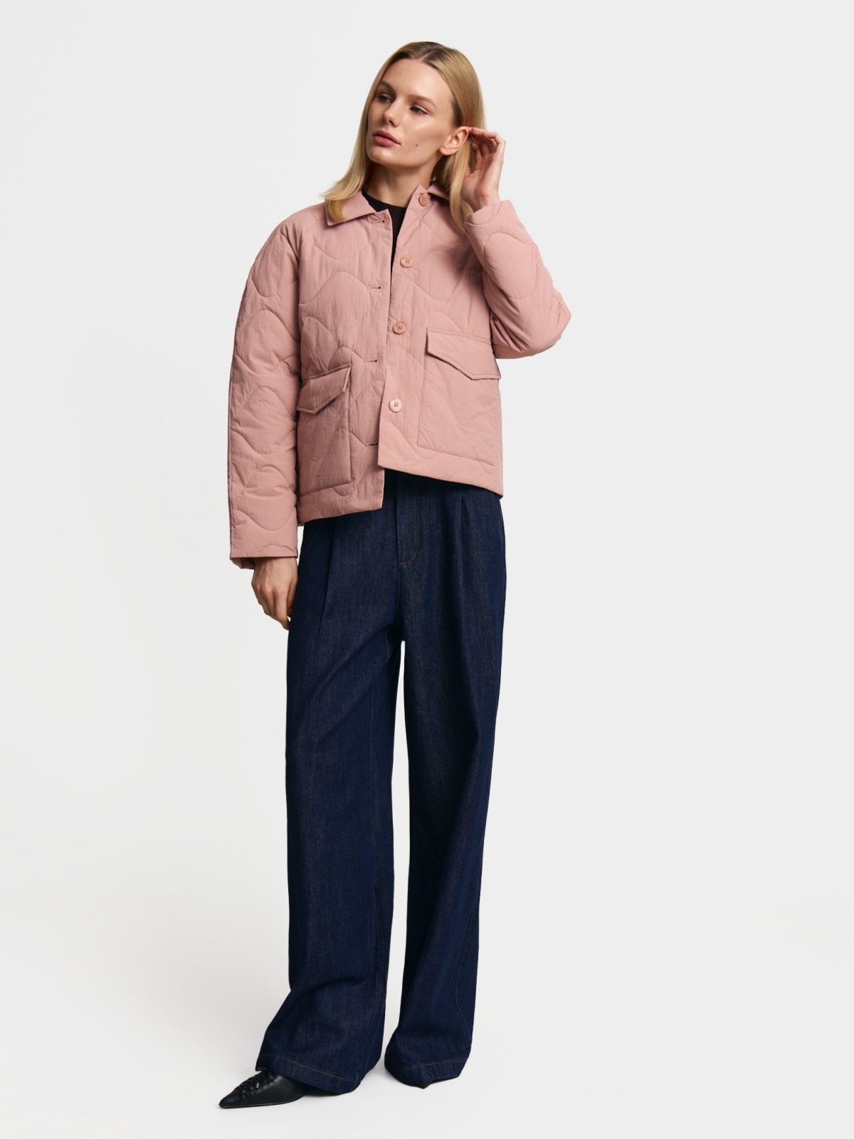 Утеплённая короткая куртка