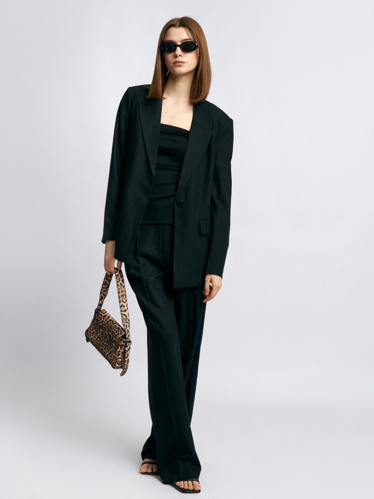 Льняной жакет прямого силуэта на пуговице