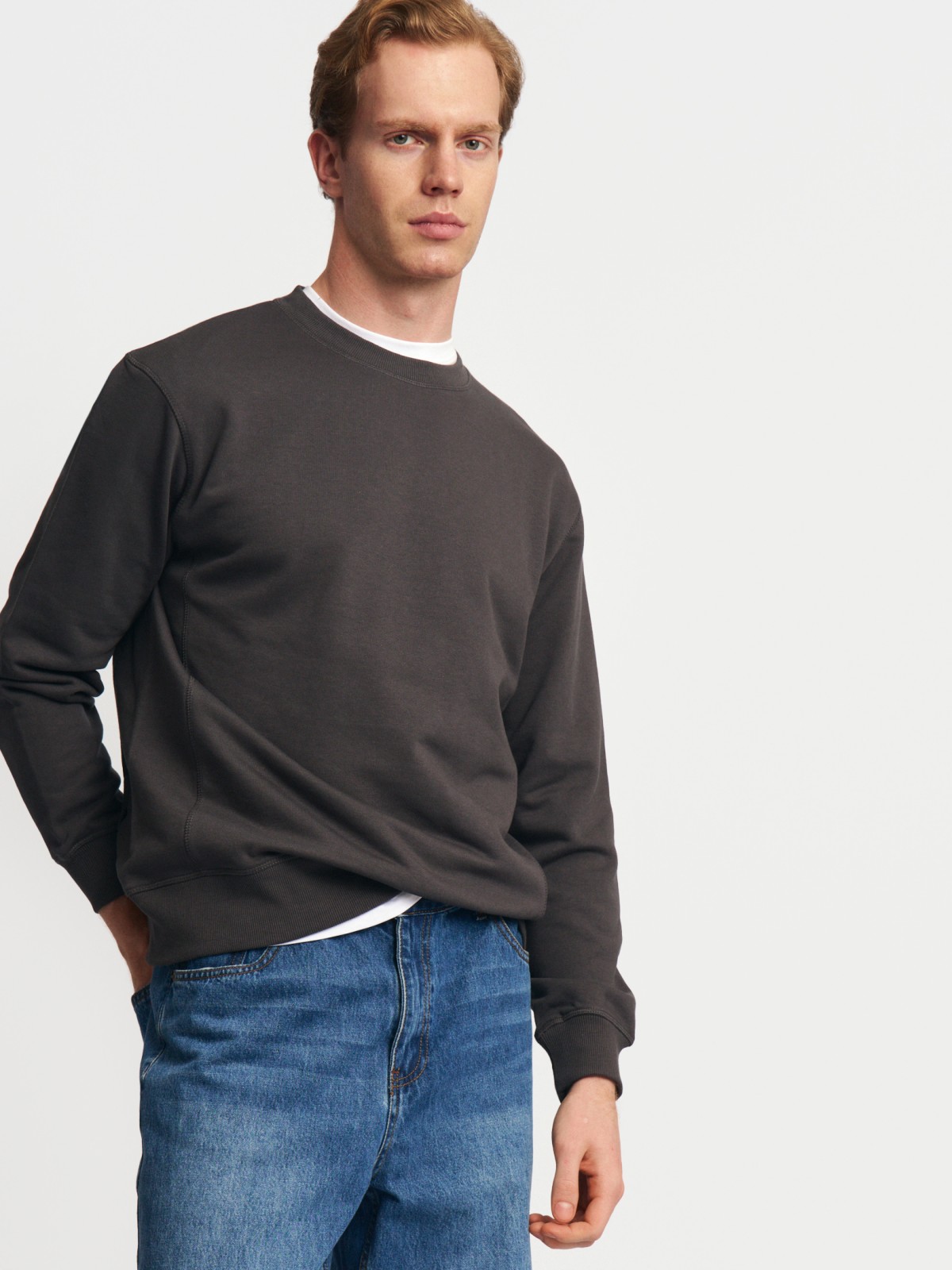 Свитшот прямого кроя с длинным рукавом