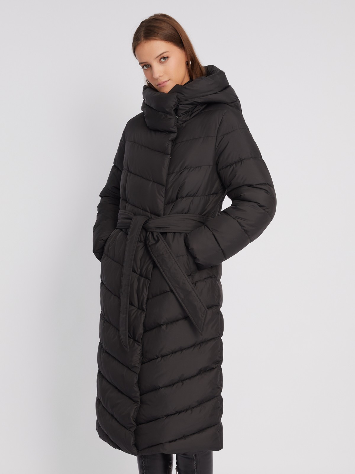 Тёплая длинная куртка-пальто с капюшоном и поясом zolla 022425212154, цвет черный, размер XS