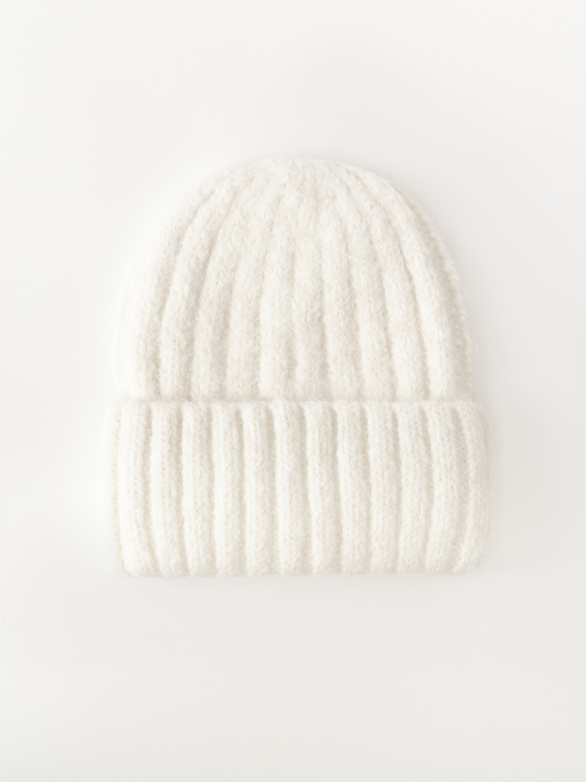 Вязаная шапка-бини с шерстью