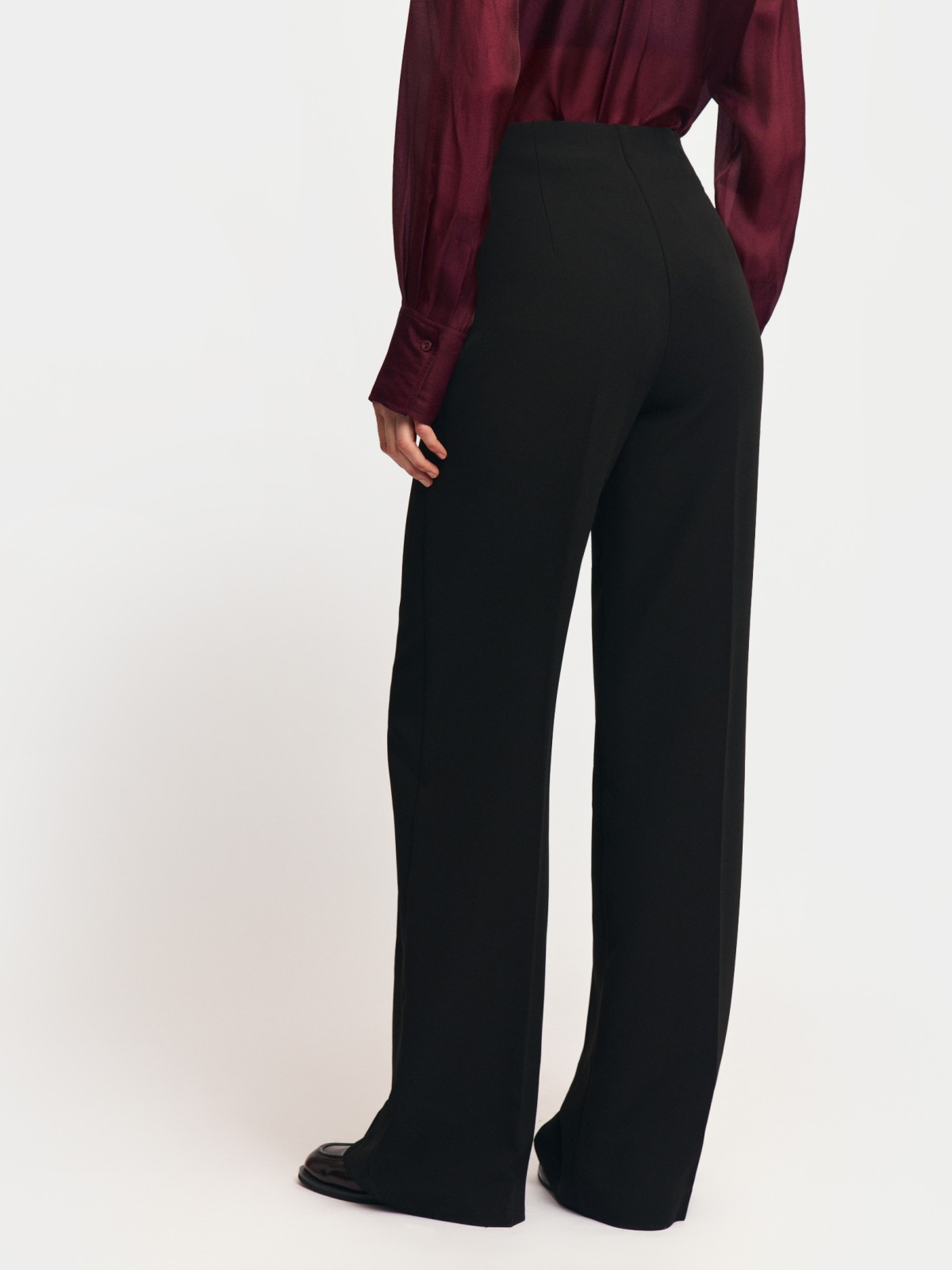 Брюки прямого фасона со стрелками