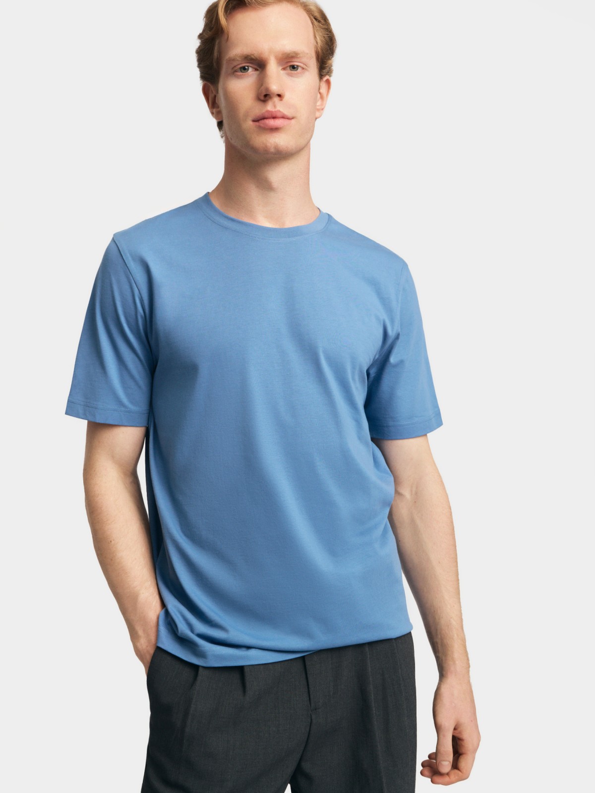 Однотонная футболка из хлопка