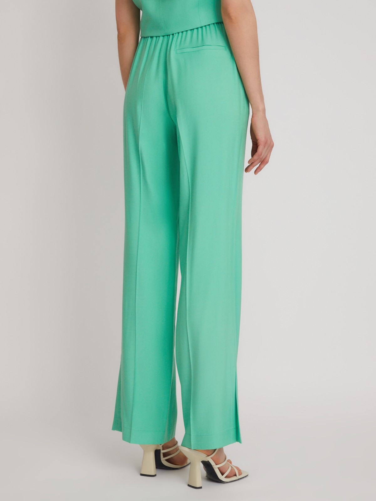 Брюки прямого фасона с разрезами