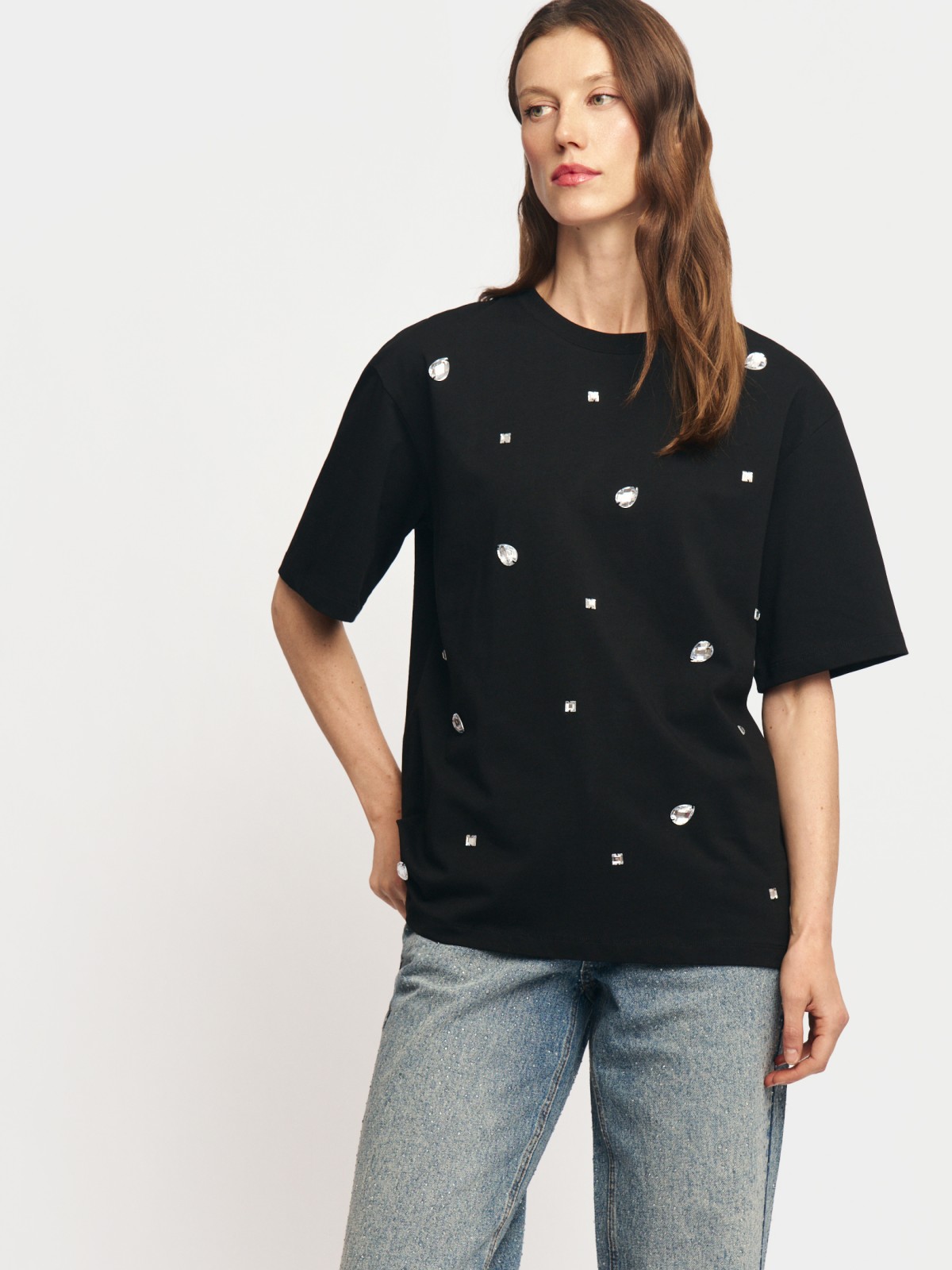 Футболка из хлопка со стразами