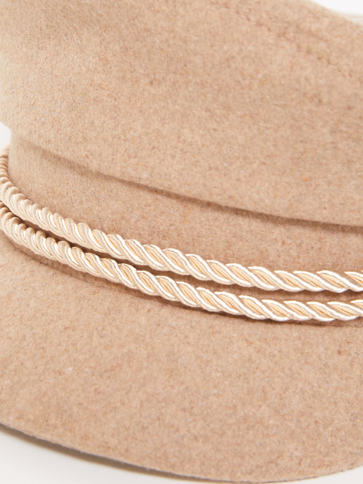 Теплая кепка в морском стиле