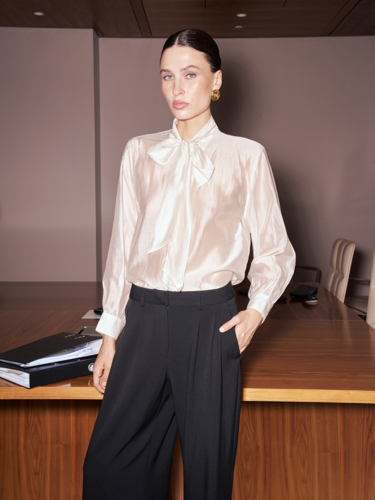 Блузка-рубашка с бантом на завязках