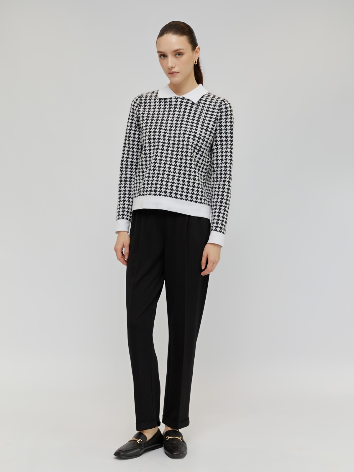 Трикотажный джемпер с отложным воротником