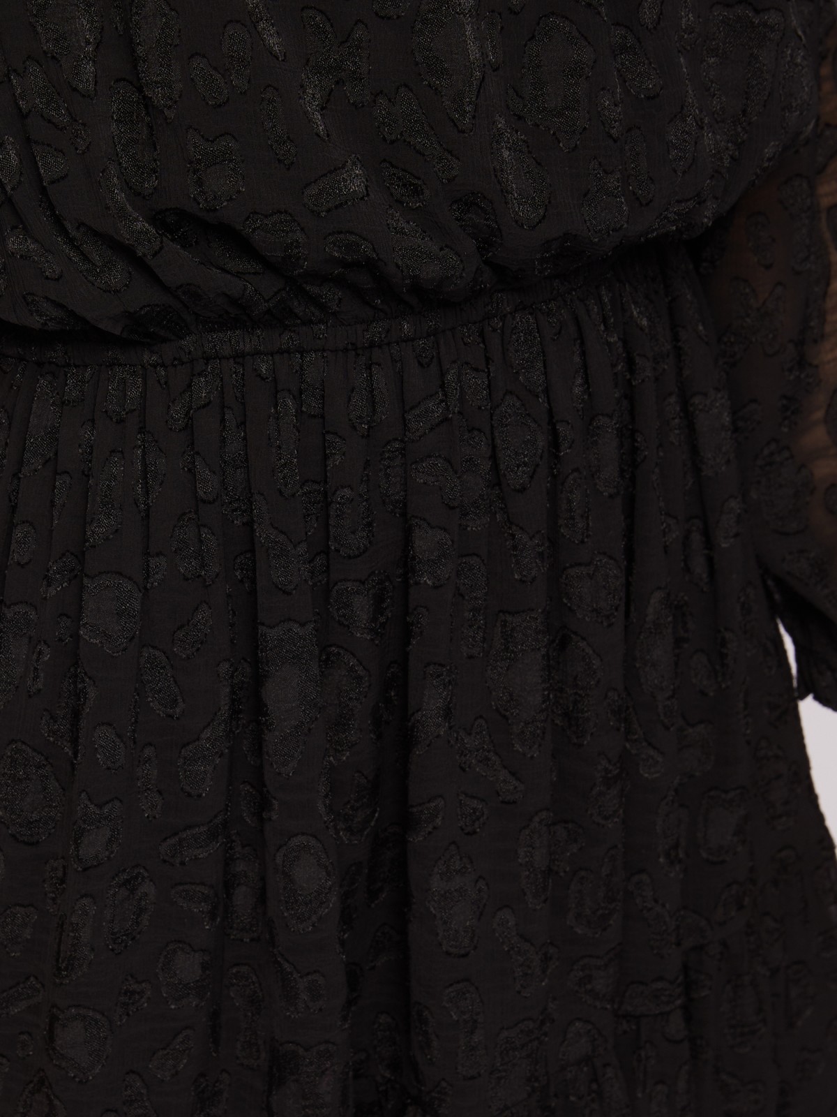 Ярусное шифоновое платье мини с открытыми плечами zolla 024228262033, цвет черный, размер XS - фото 4